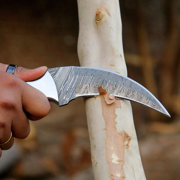Damascus steel Karambit Knife, Hunting Knife with Rosewood Handle, Camping Hunting EDC Knife with Pouch.